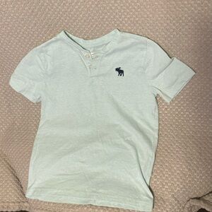 Abercrombie Kids Henley Boys size 7/8 light green